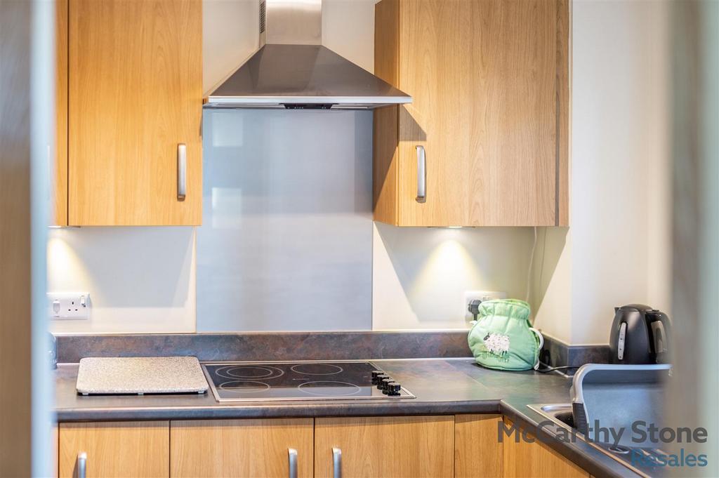 8634597-interior28.jpg