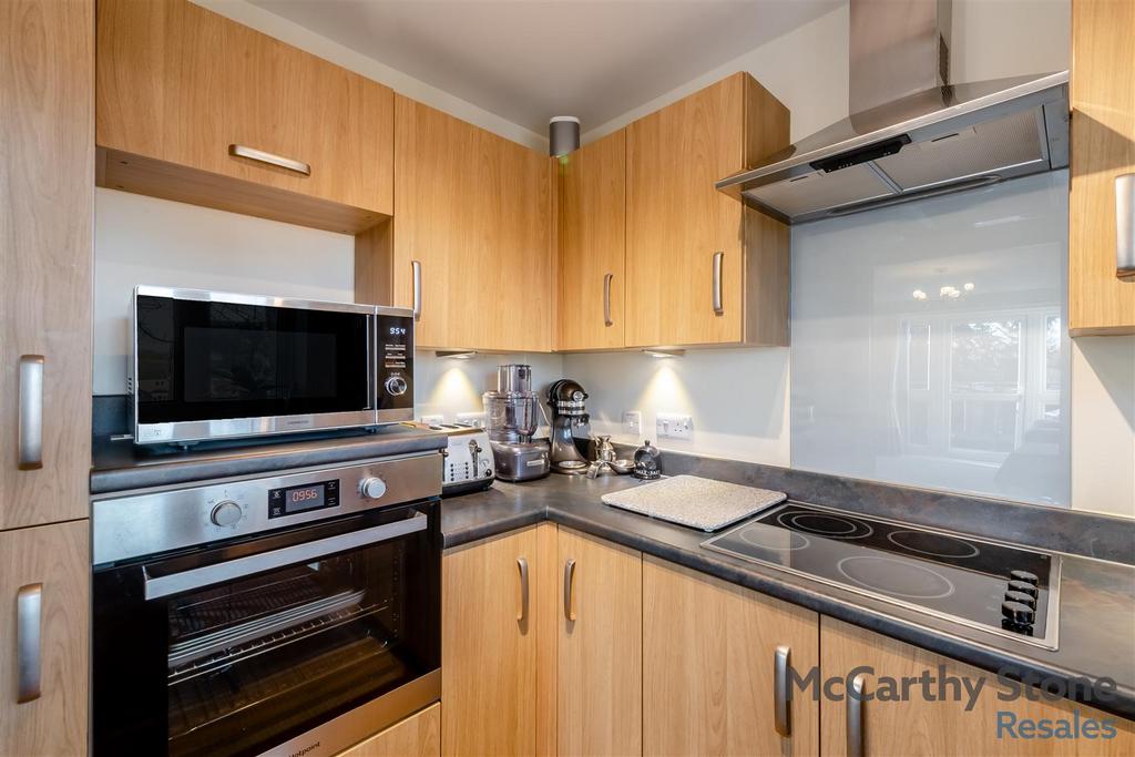 8634597-interior04.jpg