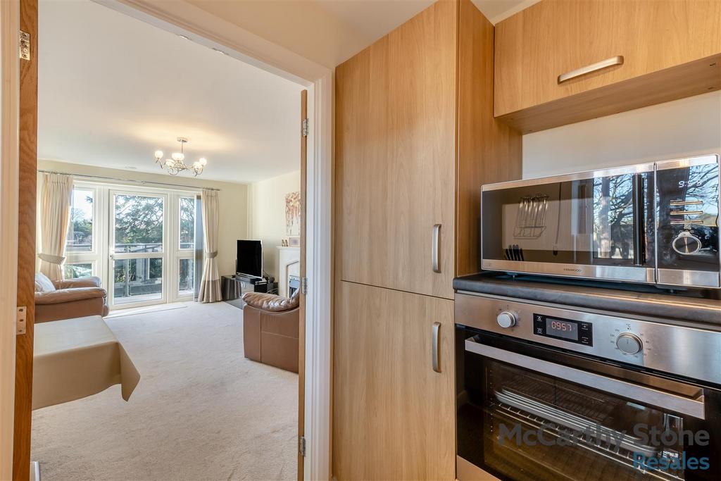 8634597-interior05.jpg