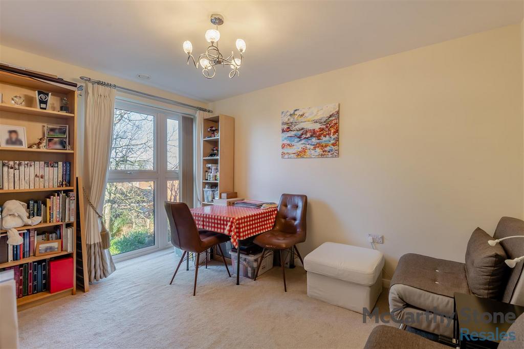 8634597-interior11.jpg