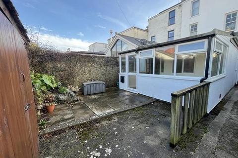 1 bedroom ground floor flat to rent, Rear of 26 Downs View, Bude EX23