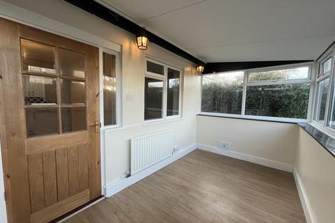 1 bedroom ground floor flat to rent, Rear of 26 Downs View, Bude EX23