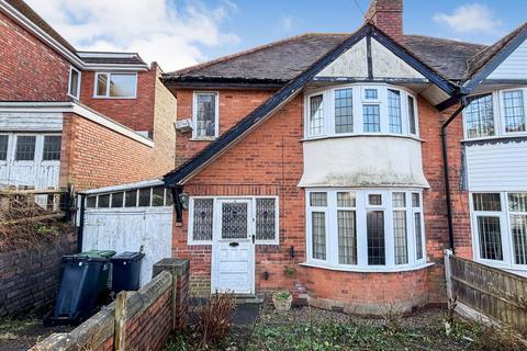 3 bedroom semi-detached house for sale, 5 Oakham Avenue, Dudley, DY2 8AE