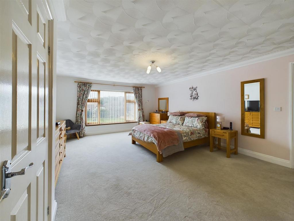 CAM03055 G0-PR0184-STILL009.jpg