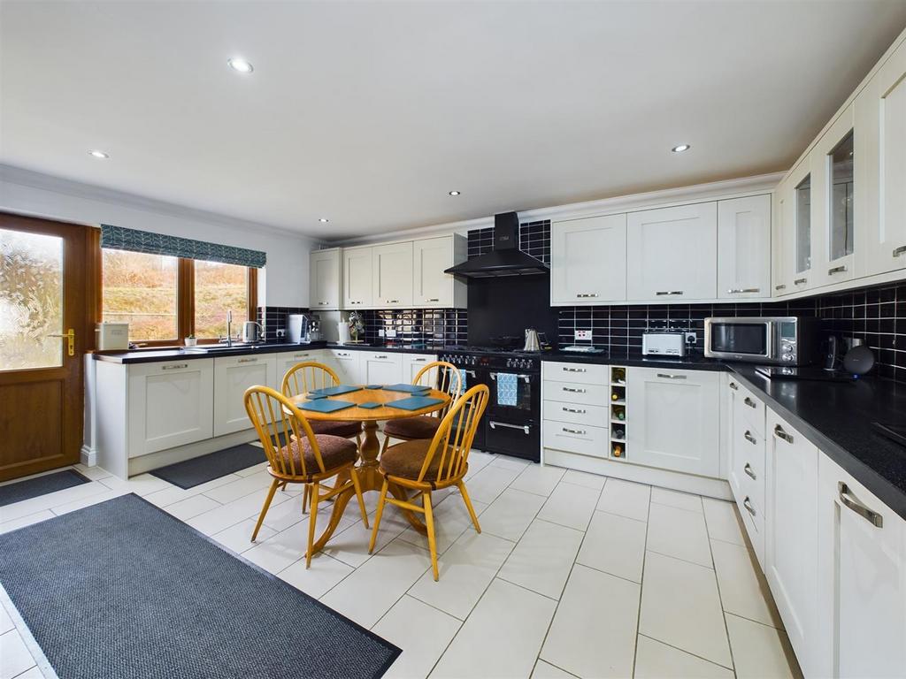 CAM03055 G0-PR0184-STILL023.jpg