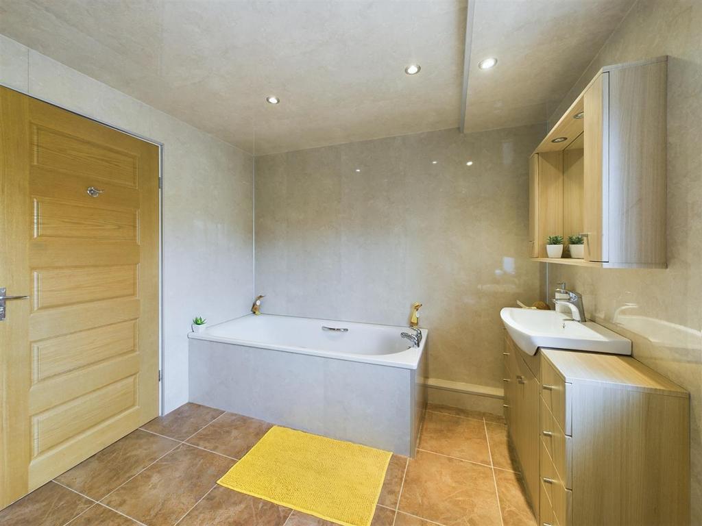 CAM03055 G0-PR0184-STILL021.jpg