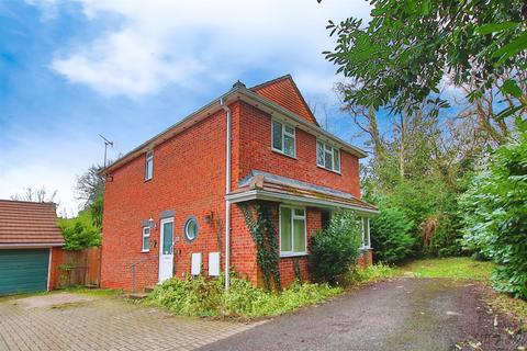 4 bedroom detached house for sale, Heath Road North, Locks Heath, Southampton