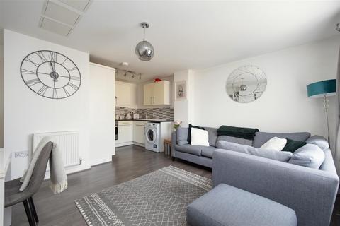 2 bedroom flat for sale, Finch Court, Trowbridge