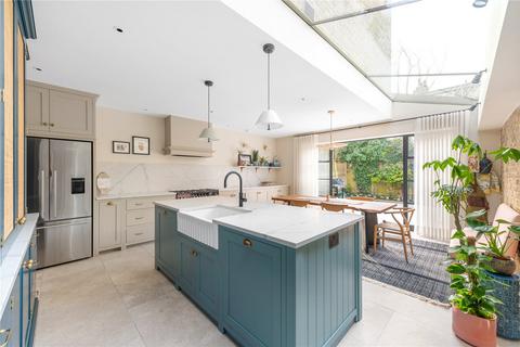 4 bedroom terraced house for sale, Canford Road, London SW11