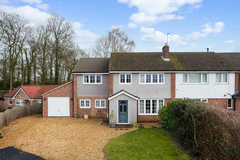 4 bedroom semi-detached house for sale, Heatherdene, Tadcaster