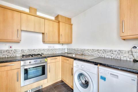 2 bedroom flat to rent, Greenwood Gardens, Bilborough, Nottingham, NG8 4JR