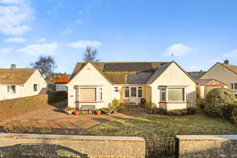 3 bedroom bungalow for sale, Summersfield Road, Minchinhamp, Stroud