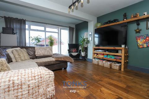 3 bedroom semi-detached house for sale, Kenilworth Road, Oldbury B68