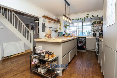 3 bedroom semi-detached house for sale, Kenilworth Road, Oldbury B68
