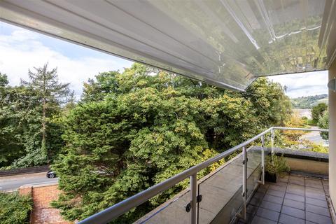 2 bedroom penthouse for sale, Wray Common Road, Reigate