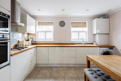27a Allingham Road, Reigate, RH2 8HU