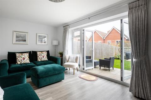 151 Sandcross Lane, Reigate, RH2 8HH