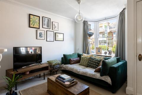 14 Albion Road, Reigate, RH2 7JY