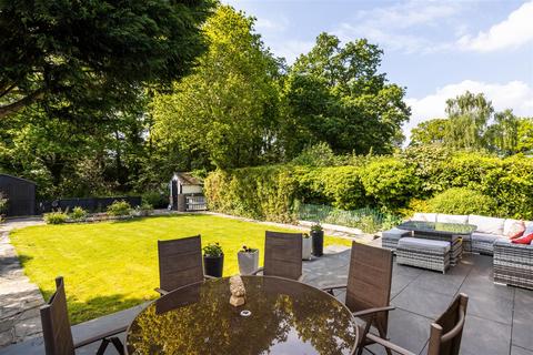 1 Tudor Close, Smallfield, Horley, RH6 9NH