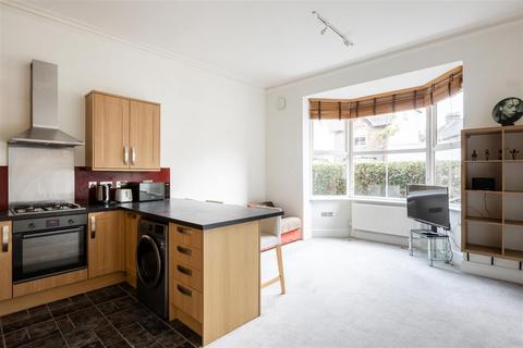 1 bedroom flat for sale, Croydon Road, Reigate