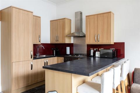 1 bedroom flat for sale, Croydon Road, Reigate