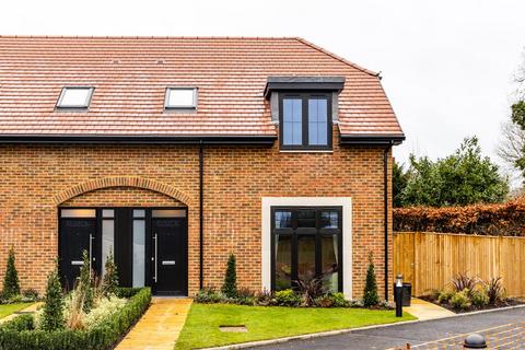 3 bedroom end of terrace house for sale, Kings Mill Lane, South Nutfield