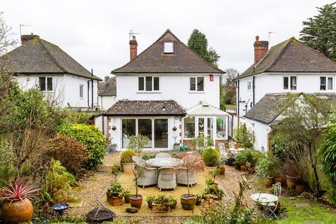 4 Monks Walk, Reigate, RH2 0SS