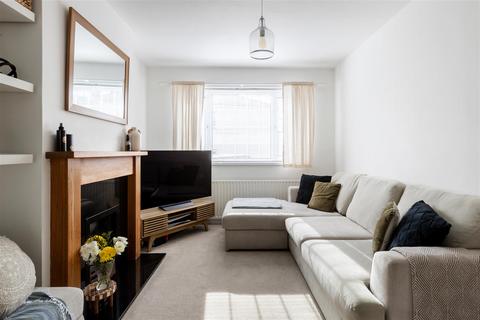 3 bedroom end of terrace house for sale, Albert Road North, Reigate