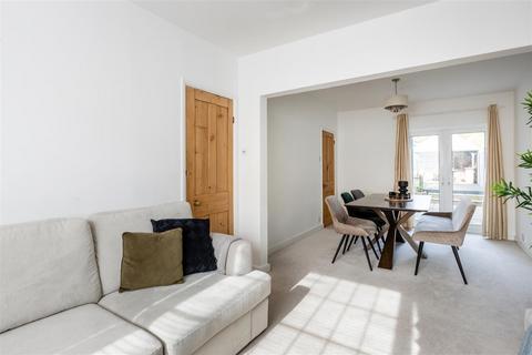 4 Albert Road North, Reigate, RH2 9EG