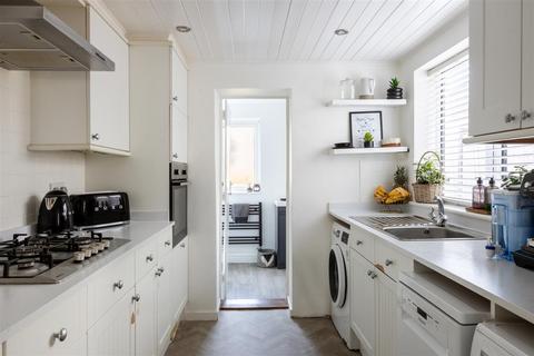4 Albert Road North, Reigate, RH2 9EG