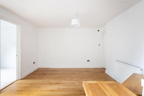 1 bedroom flat for sale, London Road, Redhill