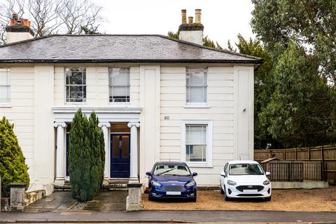 1 bedroom flat for sale, London Road, Redhill
