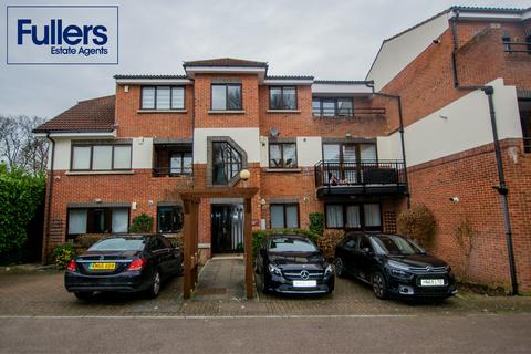 2 bedroom ground floor flat for sale, Brook Park Close, London N21