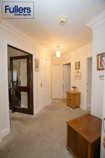 2 bedroom ground floor flat for sale, Brook Park Close, London N21