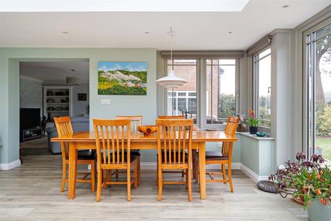 26 School Close, High Wycombe, HP11 1PH