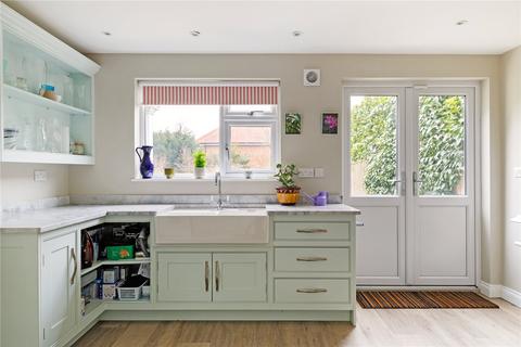 26 School Close, High Wycombe, HP11 1PH
