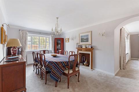 26 School Close, High Wycombe, HP11 1PH