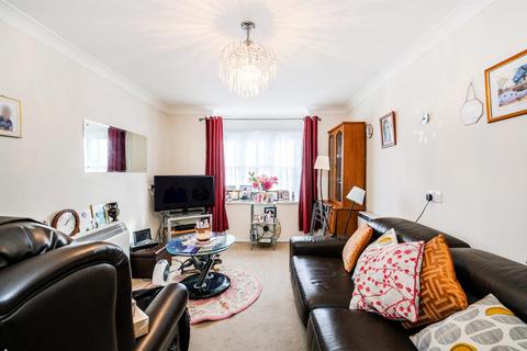 1 bedroom retirement property for sale, Westleigh Court, Nightingale Lane, Wanstead