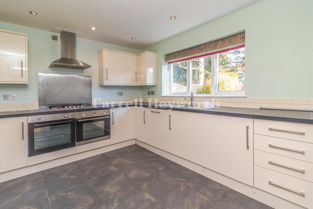 Kitchen image 4