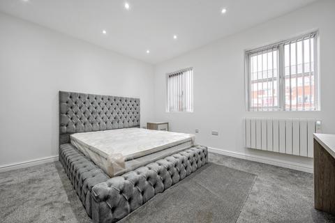 undefined, Eccles New Road, Salford, Lancashire, M5