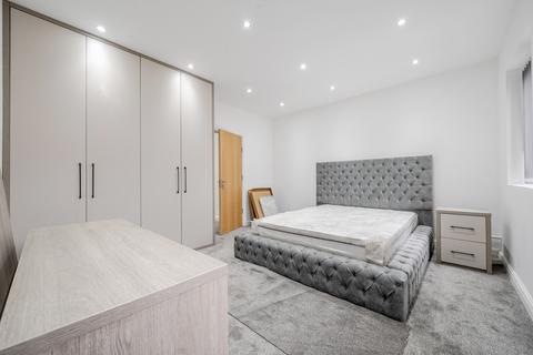 undefined, Eccles New Road, Salford, Lancashire, M5