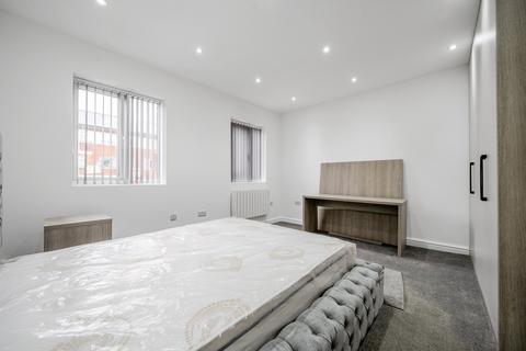 undefined, Eccles New Road, Salford, M5