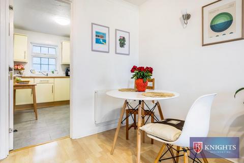 2 bedroom flat for sale, Beechwood Mews, London, N9