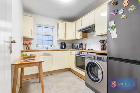 2 bedroom flat for sale, Beechwood Mews, London, N9