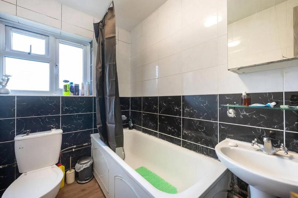 Bathroom.jpeg