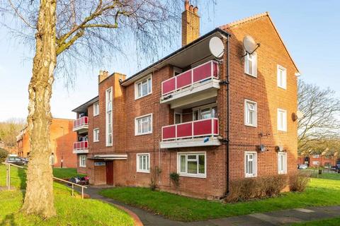 2 bedroom apartment for sale, Kings Drive, Wembley