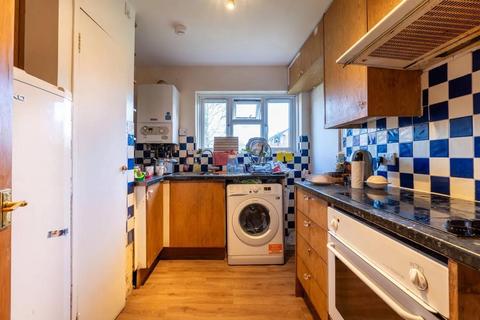 2 bedroom apartment for sale, Kings Drive, Wembley