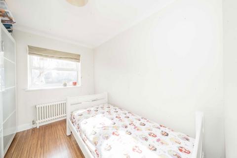 2 bedroom flat for sale, Brondesbury Road, London NW6