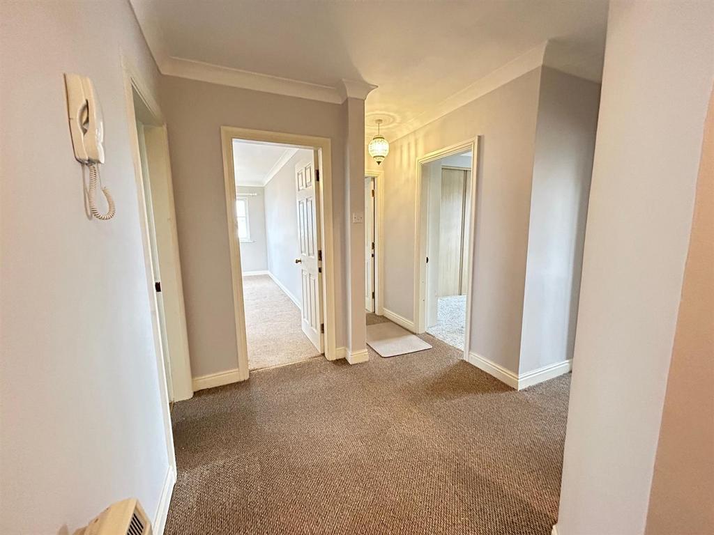 Hallway.jpg