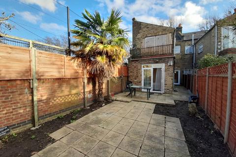 2 bedroom apartment to rent, Albany Road, Camberwell, London, SE5